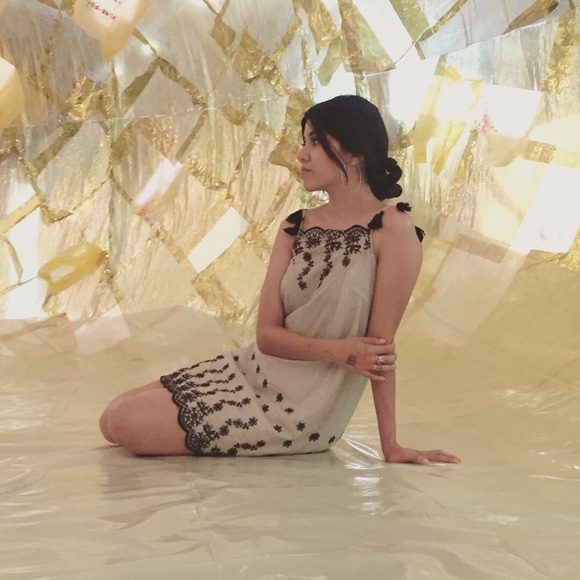 Meet your Posher, Ariana - Picture 4 of 4